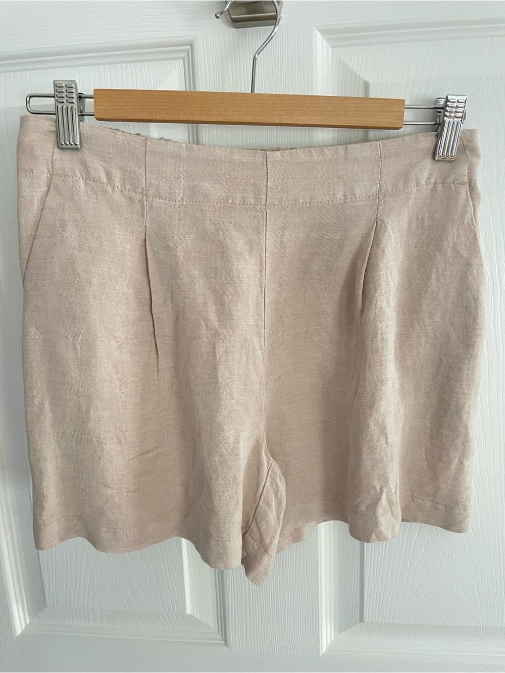 LOFT Linen-Blend Cream Shorts XS